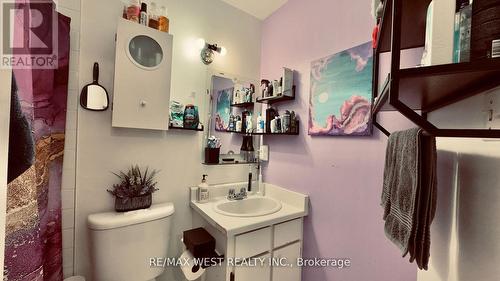 1061 Bathurst Street, Toronto, ON - Indoor Photo Showing Bathroom