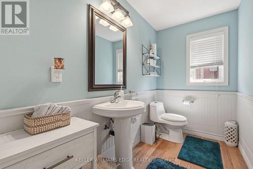 Main Floor - 2PC Bath - 149 Cove Crescent, Hamilton, ON - Indoor Photo Showing Bathroom