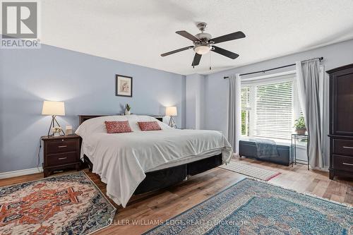 Primary bedroom w/ 5PC Ensuite, bay window & WIC - 149 Cove Crescent, Hamilton, ON - Indoor Photo Showing Bedroom