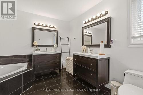 Primary Bedroom's spa-inspired 5-piece ensuite - 149 Cove Crescent, Hamilton, ON - Indoor Photo Showing Bathroom