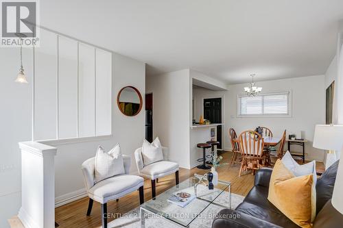 10 Mendip Crescent, Toronto, ON - Indoor Photo Showing Living Room