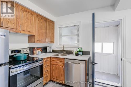 10 Mendip Crescent, Toronto, ON - Indoor Photo Showing Kitchen