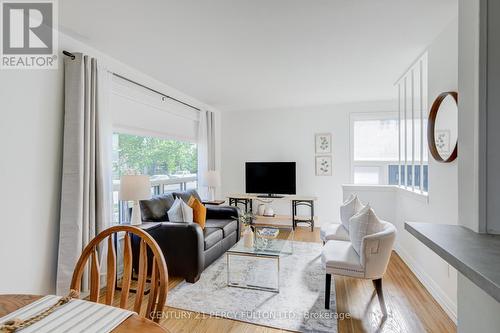 10 Mendip Crescent, Toronto, ON - Indoor Photo Showing Living Room
