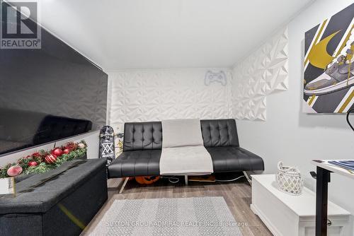 20 Brock Street E, Oshawa, ON - Indoor