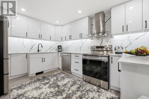 20 Brock Street E, Oshawa, ON - Indoor Photo Showing Kitchen With Upgraded Kitchen