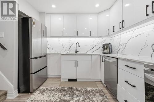 20 Brock Street E, Oshawa, ON - Indoor Photo Showing Kitchen With Upgraded Kitchen