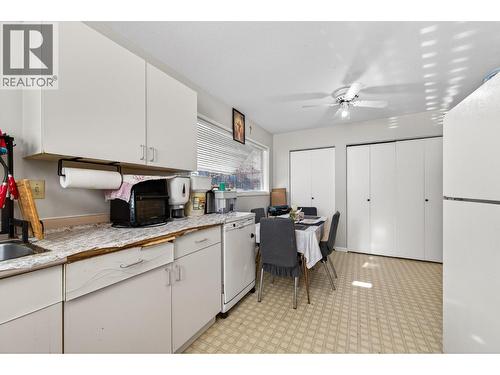 2070/2072 Westsyde Road, Kamloops, BC - Indoor Photo Showing Kitchen