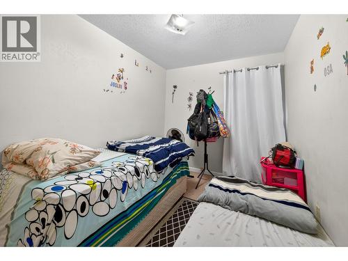 2070/2072 Westsyde Road, Kamloops, BC - Indoor Photo Showing Bedroom
