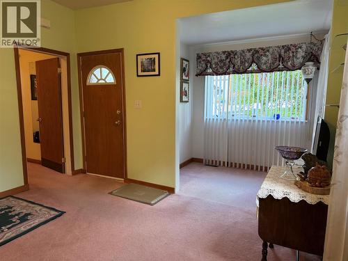 913 Sixth Street, Nelson, BC - Indoor