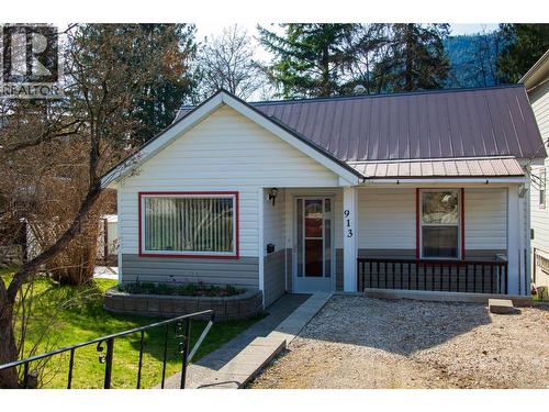 913 Sixth Street, Nelson, BC - Outdoor