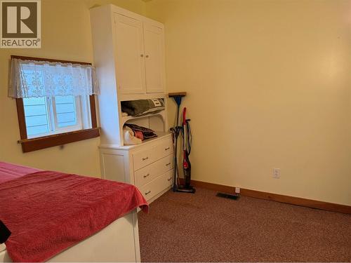 913 Sixth Street, Nelson, BC - Indoor Photo Showing Bedroom