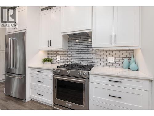 1441 20 Avenue Se Unit# 4, Salmon Arm, BC - Indoor Photo Showing Kitchen With Stainless Steel Kitchen With Upgraded Kitchen