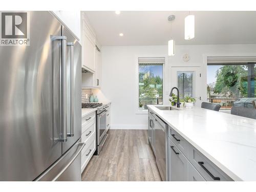 1441 20 Avenue Se Unit# 4, Salmon Arm, BC - Indoor Photo Showing Kitchen With Upgraded Kitchen