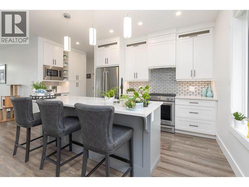 1441 20 Avenue Se Unit# 4, Salmon Arm, BC - Indoor Photo Showing Kitchen With Stainless Steel Kitchen With Upgraded Kitchen