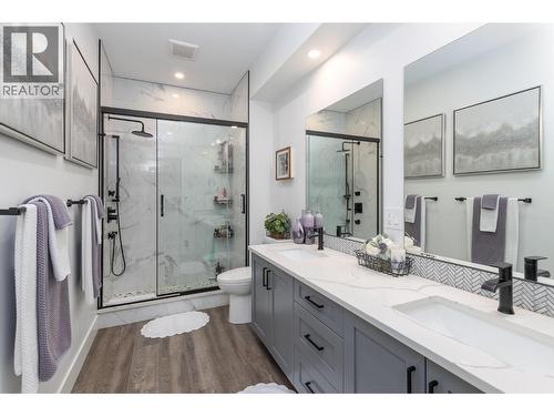 1441 20 Avenue Se Unit# 4, Salmon Arm, BC - Indoor Photo Showing Bathroom