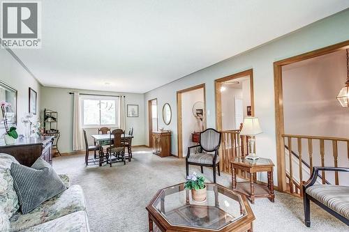 633 Sheraton Road, Burlington, ON - Indoor Photo Showing Living Room