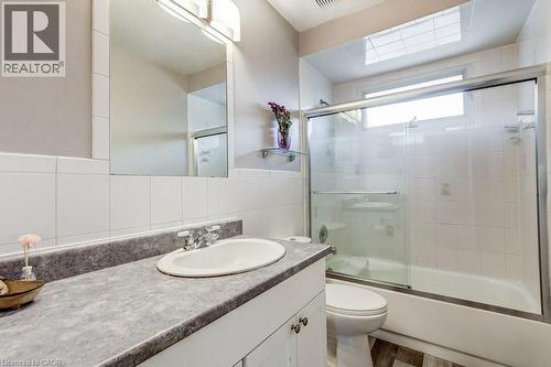 633 Sheraton Road, Burlington, ON - Indoor Photo Showing Bathroom
