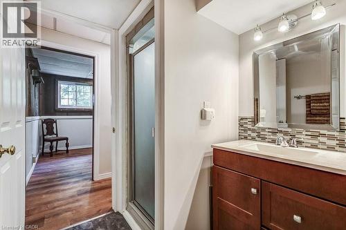 633 Sheraton Road, Burlington, ON - Indoor Photo Showing Bathroom