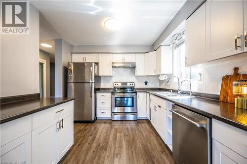 423 Veronica Drive, Kitchener, ON - Indoor Photo Showing Kitchen
