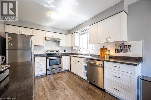 423 Veronica Drive, Kitchener, ON - Indoor Photo Showing Kitchen