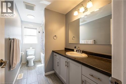 423 Veronica Drive, Kitchener, ON - Indoor Photo Showing Bathroom