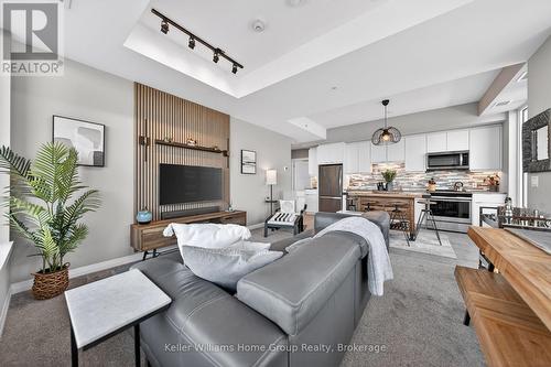 701 - 73 Arthur Street S, Guelph (St. Patrick'S Ward), ON - Indoor Photo Showing Living Room