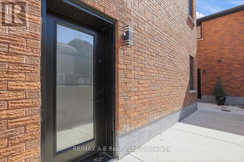 1 - 74A Church Street, Stratford, ON 