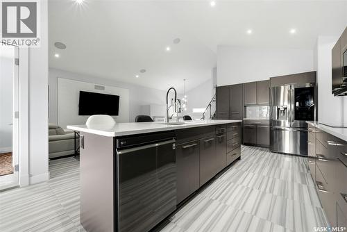 1609 Maple Hill Crescent N, Regina, SK - Indoor Photo Showing Kitchen
