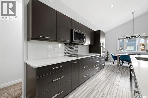 1609 Maple Hill Crescent N, Regina, SK - Indoor Photo Showing Kitchen