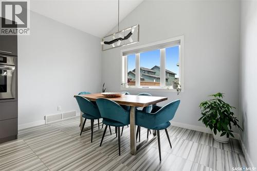1609 Maple Hill Crescent N, Regina, SK - Indoor Photo Showing Dining Room