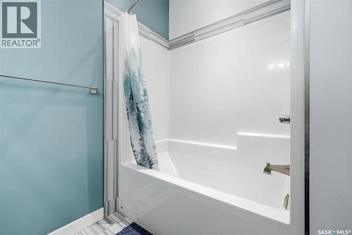 1609 Maple Hill Crescent N, Regina, SK - Indoor Photo Showing Bathroom