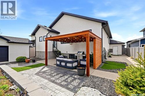1609 Maple Hill Crescent N, Regina, SK - Outdoor With Exterior