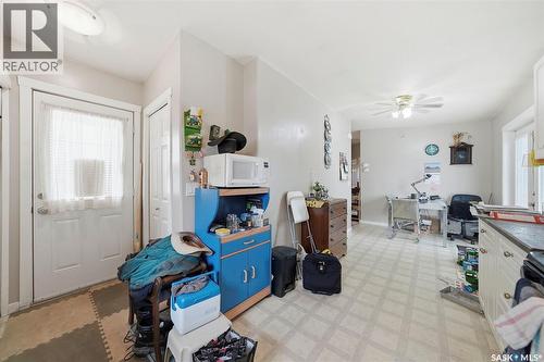 409 8Th Avenue W, Watrous, SK - Indoor