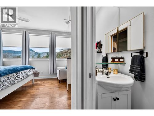 870 Mcqueen Drive Unit# 114, Kamloops, BC - Indoor Photo Showing Bedroom