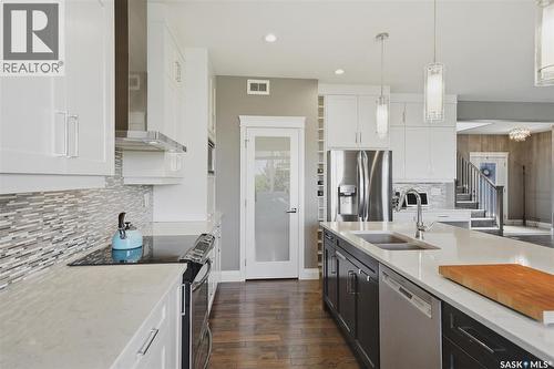 719 Salloum Crescent, Saskatoon, SK - Indoor Photo Showing Kitchen With Stainless Steel Kitchen With Double Sink With Upgraded Kitchen
