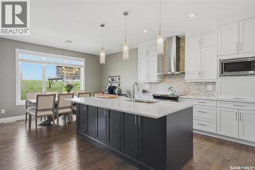 719 Salloum Crescent, Saskatoon, SK - Indoor Photo Showing Kitchen With Upgraded Kitchen