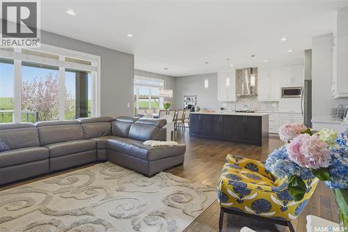 719 Salloum Crescent, Saskatoon, SK - Indoor Photo Showing Living Room