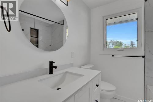 654 Aberdeen Crescent, Regina, SK - Indoor Photo Showing Bathroom