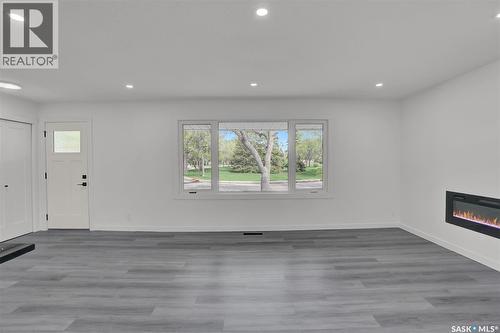 654 Aberdeen Crescent, Regina, SK - Indoor With Fireplace