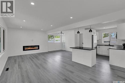 654 Aberdeen Crescent, Regina, SK - Indoor With Fireplace