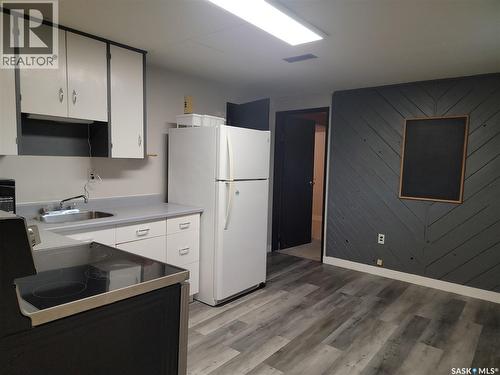 1621 Greig Avenue, Saskatoon, SK - Indoor Photo Showing Kitchen