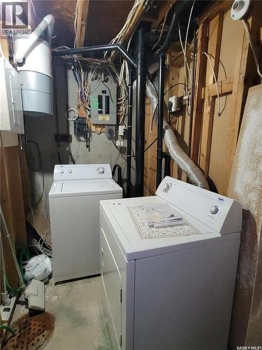 1621 Greig Avenue, Saskatoon, SK - Indoor Photo Showing Laundry Room