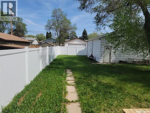 1621 Greig Avenue, Saskatoon, SK - Outdoor