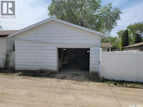 1621 Greig Avenue, Saskatoon, SK - Outdoor
