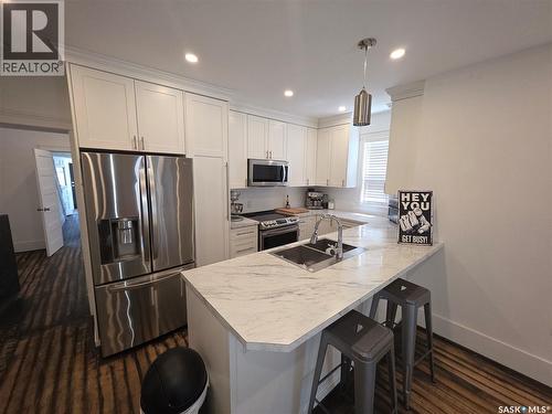 125 D Avenue S, Saskatoon, SK - Indoor Photo Showing Kitchen