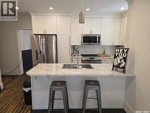 125 D Avenue S, Saskatoon, SK - Indoor Photo Showing Kitchen With Upgraded Kitchen