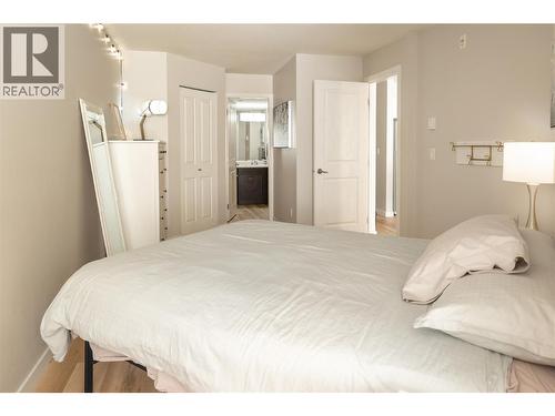 539 Yates Road Unit# 308, Kelowna, BC - Indoor Photo Showing Bedroom