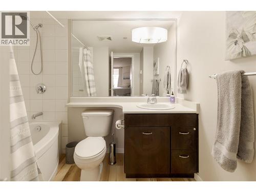539 Yates Road Unit# 308, Kelowna, BC - Indoor Photo Showing Bathroom