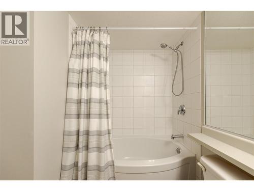 539 Yates Road Unit# 308, Kelowna, BC - Indoor Photo Showing Bathroom