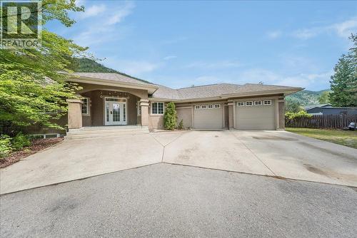 816 COLUMBIA Road  Castlegar, BC V1N 4K6